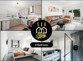 Aalesund Residence - SJA Stays - 3 Bed House, hotel in Peterhead