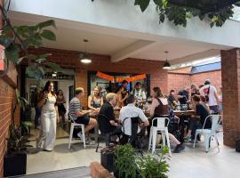 Black Sheep Medellin, hostel in Medellín