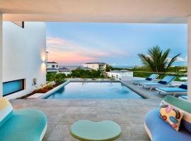 Skyline Villas - Villa Jupiter Oceanfront with Private Pool, chalupa v destinaci Turtle Cove