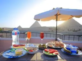 Pyramids 3 minutes Walking &View INN