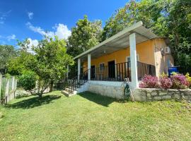 Casa Cahuí, vila v destinaci El Remate