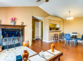 Nurse-Ready Richmond Condo 4 Mi to Medical Centers, hotel in Short Pump