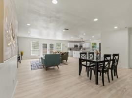 Spacious 4 Bedroom Family Retreat in the Heart of McKinney, TX, hotel em McKinney
