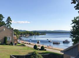 Water's Edge at Deer Cove, מלון בOssipee