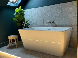 Luxury Center Neath Stay