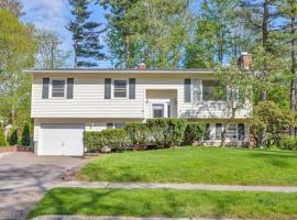 Summit & Shore House, Whole House, hotel in Colchester