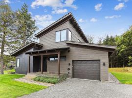 Streamside Lodge: 4 br, fireplace, sauna, game room, summer pool, hotel a Stowe Fork