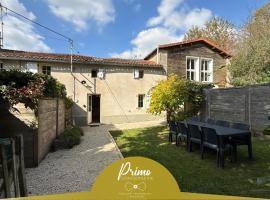 Le Hameau des possibles gites 16- personnes, hotel in La Forêt-sur-Sèvre