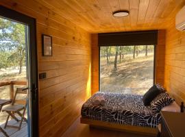 El Roble Glamping - Cabaña Container - Pet Friendly, hotel en Lagunilla