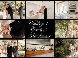 The Summit - 4 cabin getaway for 20 guests with views
