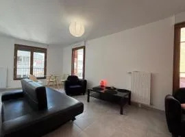 Duplex neuf Terrasse Commerces Métro Ligne 5