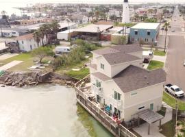 Luxury Waterfront Bungalow - Fisherman Paradise, hotel em Port Isabel