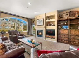 2 Bedroom Hot Tub Fireplace Walk to Lake Dillon