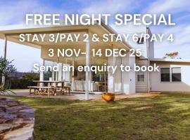 Baileys Beach House, hotel en Binalong Bay