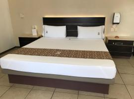 Las Fuentes Ferro, motel americano em Yelateni