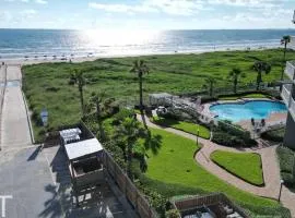Fun Beachfront Heated Pool Awesome Location