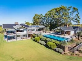 Escarpment House - Grand Hinterland Estate with Sweeping Ocean Views