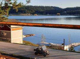 Waitts Loft over the Lake, ξενοδοχείο σε Valley