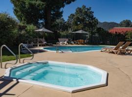 The Orchard Hotel Ukiah Wine Country Free Breakfast, Pool, & Hot Tub, hôtel à Ukiah
