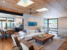 West Shore - West Shore Hideaway, hotel in Tahoma