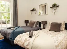 Central City Oasis - Sleeps 4 Parking Included Contractor Discounts!