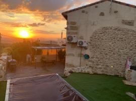 CASA RURAL PUERTO-Otoño Mágico Valle del Ambroz, hotel in Casas del Monte