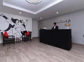 Super Townhouse Rudra Inn Near Chhatarpur Metro Station