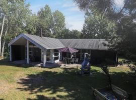 10 person holiday home in V&aelig;ggerl&oslash;se-By Traum, hotel com piscina em B&oslash;t&oslash; By