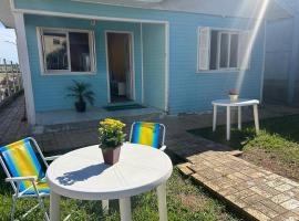 Casa ECONÓMICA en el corazón de la ciudad perfecta para familias o grupos!, hotel in Pântano Grande