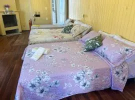 Casa ECONÓMICA en el corazón de la ciudad perfecta para familias o grupos!