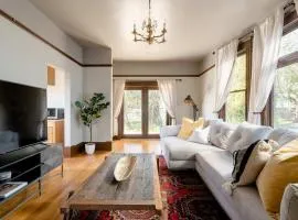Stay Portland - 4BR Historic Soul District Remodel w Detached Unit