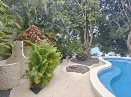 Exclusiva Suite en Luxury Coronado Beach Club Privado con Piscinas y Golf