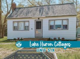 Lake Huron Cottage 6 - 3 Bed 1 Bath, hotel in Lincoln Junction