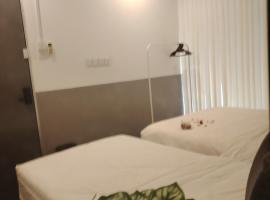 F02 CoLiving Tebrau City 6min walk to AEON & Toppen & Ikea, hotel in Johor Bahru