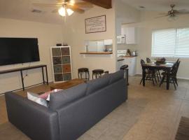 Quaint2brRetreat, hotel in Killeen