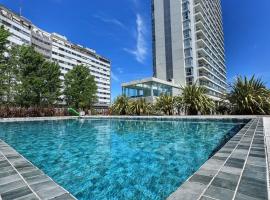 Torre Bellagio - Piso 17 - Full Amenities - 4 Pax - Piscina Climatizada, overnatningssted med k&oslash;kken i Punta del Este