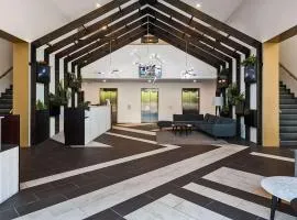VAQUAY Embassy In Abbotsford