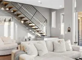NEW Elegant Downtown Escape with Modern Comforts