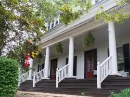 Sunday Morning at Savannahs