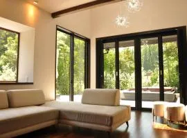 THE LUGNT - Luxurious private villa surrounded by nature -