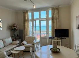 Appartement 2 Pièces en Front de Mer à Houlgate - FR-1-487-385