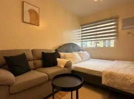 Urban Oasis Cozy Studio at Berkeley Suites South Forbes Nuvali