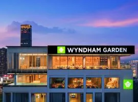 Wyndham Garden Hotel Liuzhou Five-Star Commercial Street Musical Fountain Branch