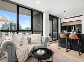 Modern 1BD Southbank Retreat Balcony Stunning Views