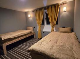 Highcamp B&B, hotel in Namche