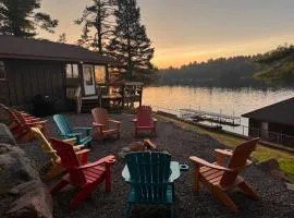 Private 6-Bdrm Lodge on 1000ft Sandy Lakeshore