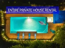 Entire Private Big Yard, View, 4BR, King Bed, 10 Parking, Available Now