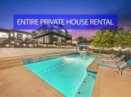 Entire Private Grand View, King Bed, Spacious, Parking, Available Now