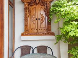 Tropical Homestay of Balirejo, hotel u gradu Demangan