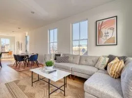 Spacious 2BR - New Luxury Townhouse Stay